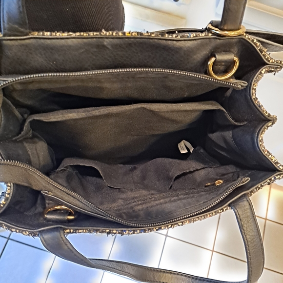 Chic Black Tweed Shoulder Bag with Bow Accent - Picture 8 of 8